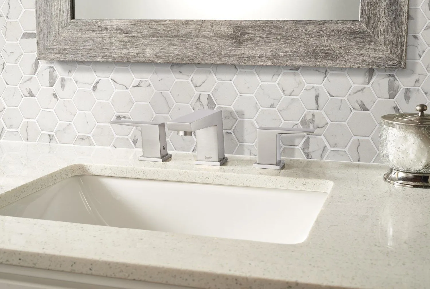 Statuario Celano White-Cool Hexagon Glossy 11" x 12-3/4" SMOT-GLS-STACEL6MM MSI Surfaces Hexagon Mosaic Tiles