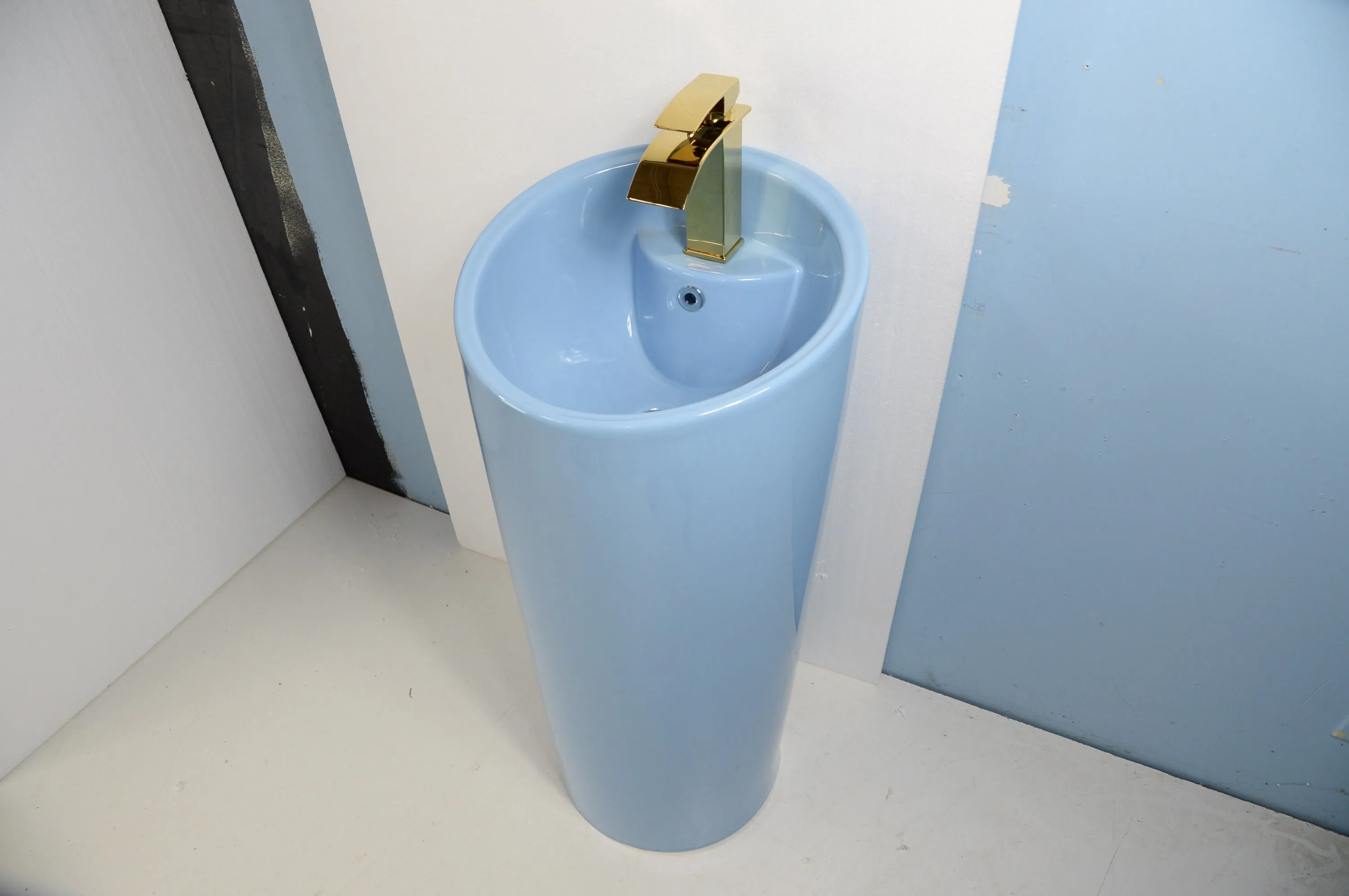 19”Ceramic Round Shape Blue Pedestal Sink