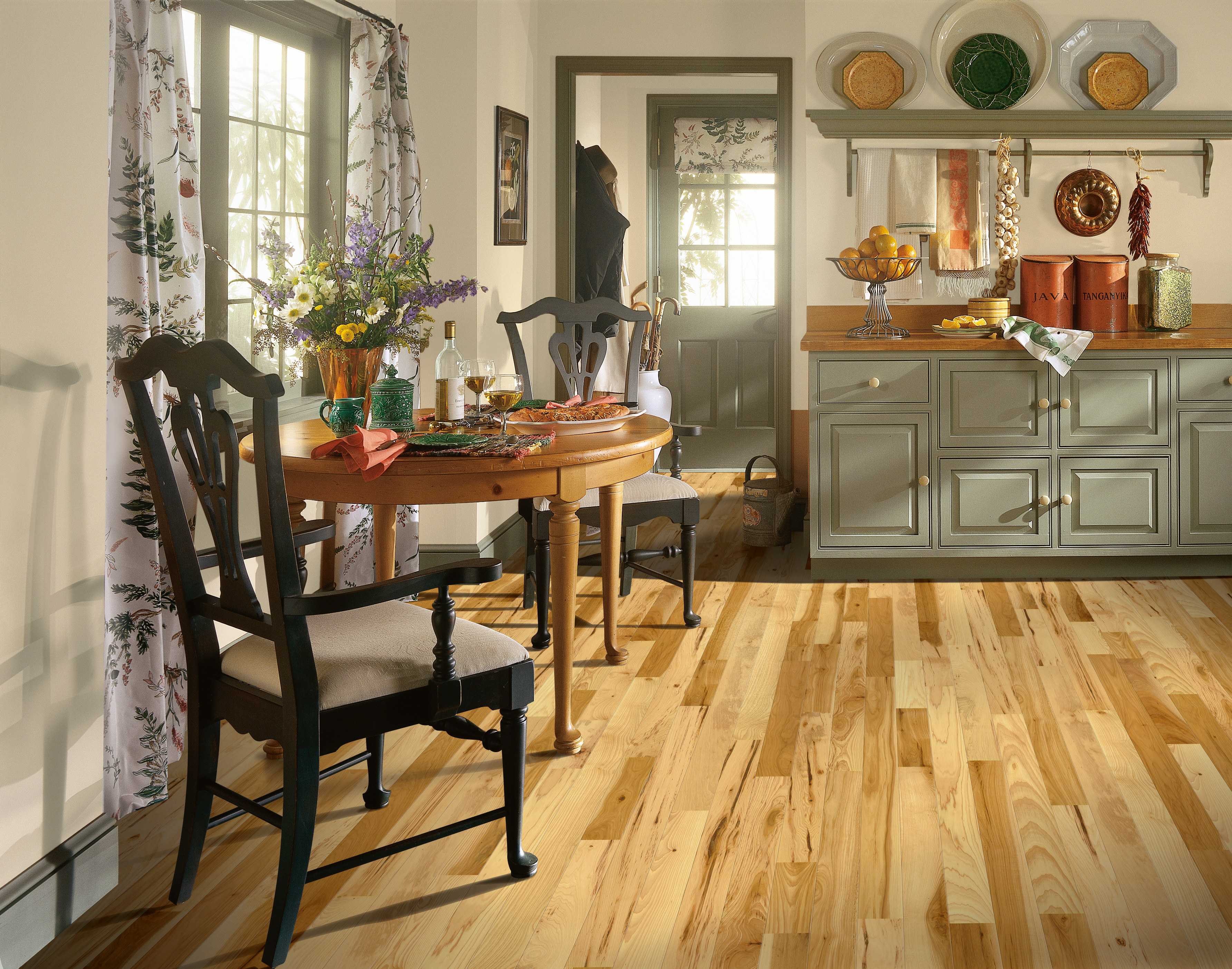 Bruce Country Natural Plano Hickory Solid Hardwood Flooring (AHS601) | Floors & Baths Pro's